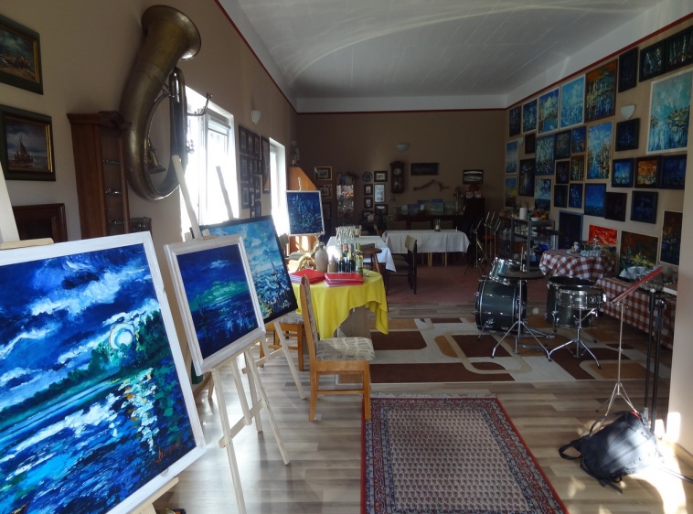 Villa Astrid - pokoje gościnne i apartamenty Muzykalnia - zajęcia plastyczne, próby orkiestry dętej?v=1.0.1